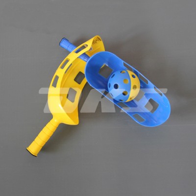 Plastic scoop catch ball game